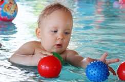 Zajęcia małych pływaków dzieciaków oraz niemowlaków na Ursynowie